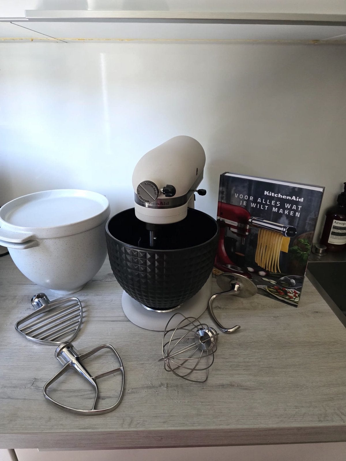 KitchenAid Artisan Light & Shadow Limited Edition extra kom, 4 liter of meer, Ophalen, Zo goed als nieuw, 3 snelheden of meer