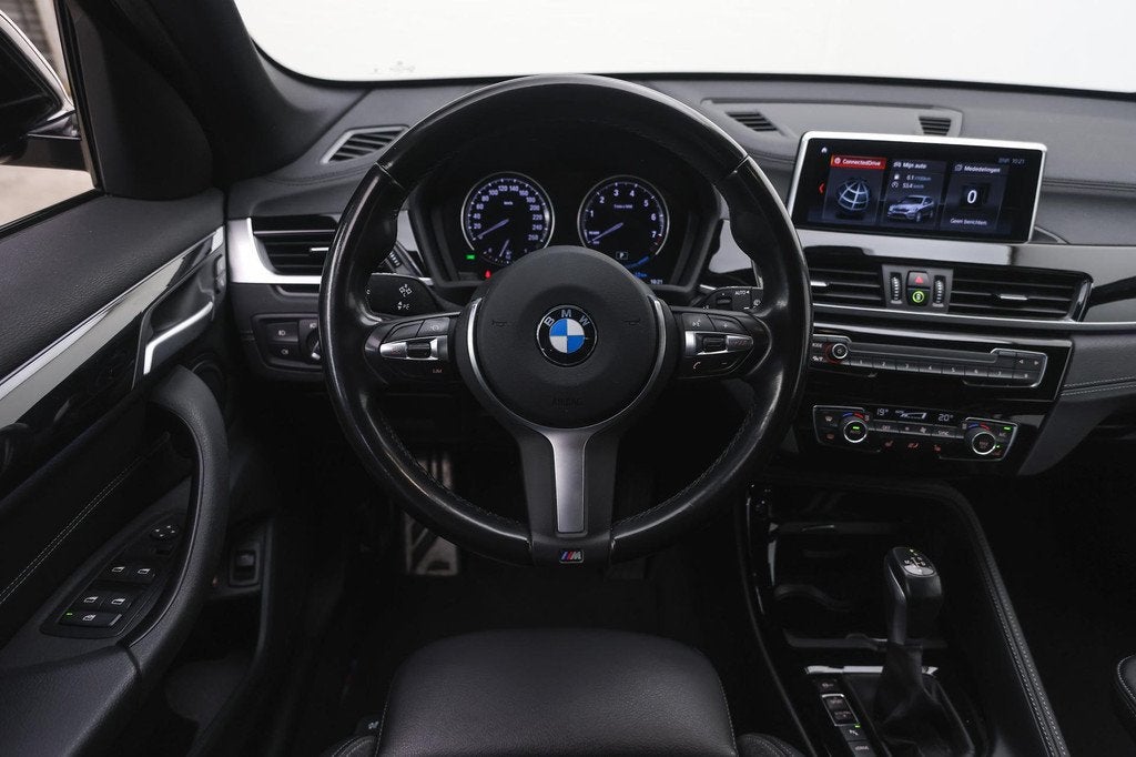 BMW X1 xDrive25e M Sport Automaat / Trekhaak / Sportstoelen, Auto's, 8 kWh, Gebruikt, Met garantie (alle), Bedrijf