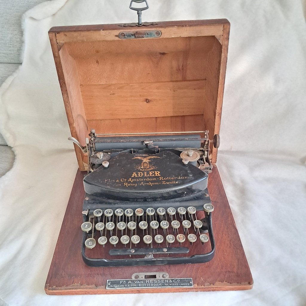 Antieke Adler typemachine met houten koffer  0410, Ophalen, -, -, Gebruikt
