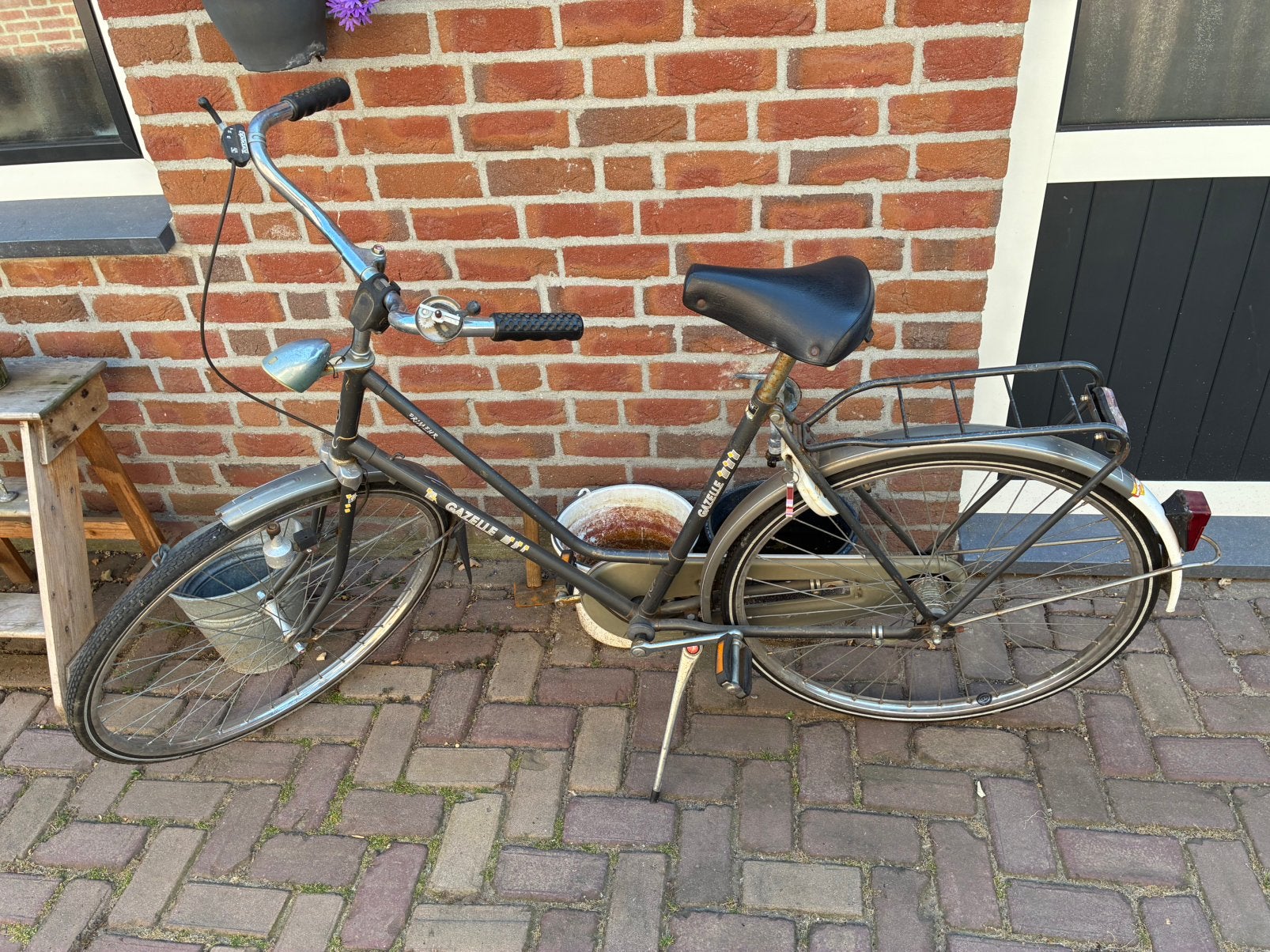 Gazelle dames fiets, Ophalen