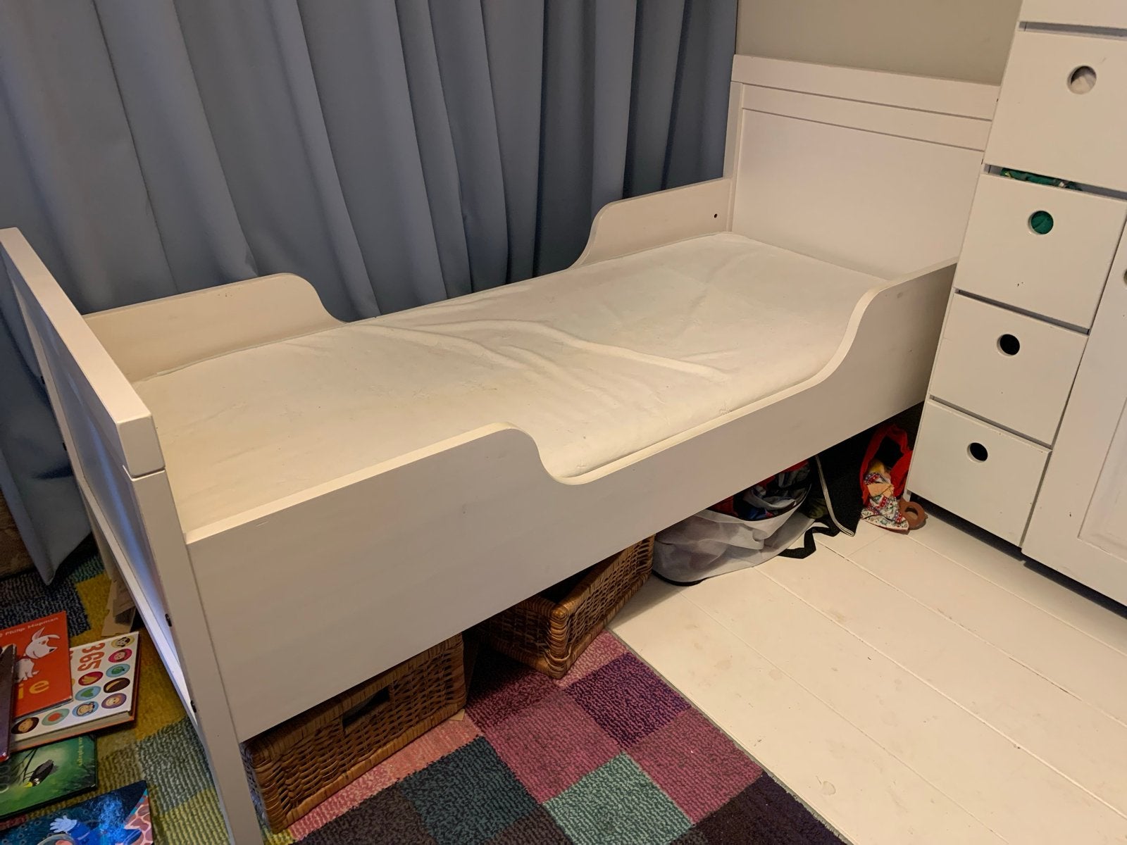 Stevig wit kinderbed van Ikea met matras, Gebruikt, 70 tot 85 cm, Ophalen of Verzenden, Matras