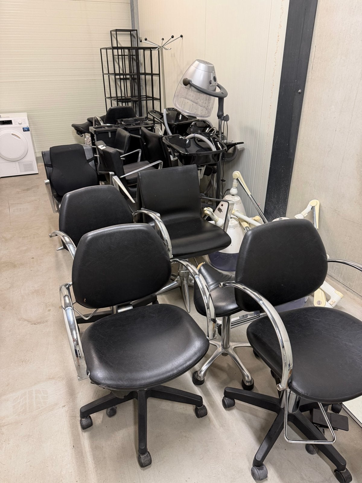 Gebruikte kappersstoelen 2 soorten en droogkappen te koop, Ophalen of Verzenden, Gebruikt, Zwart