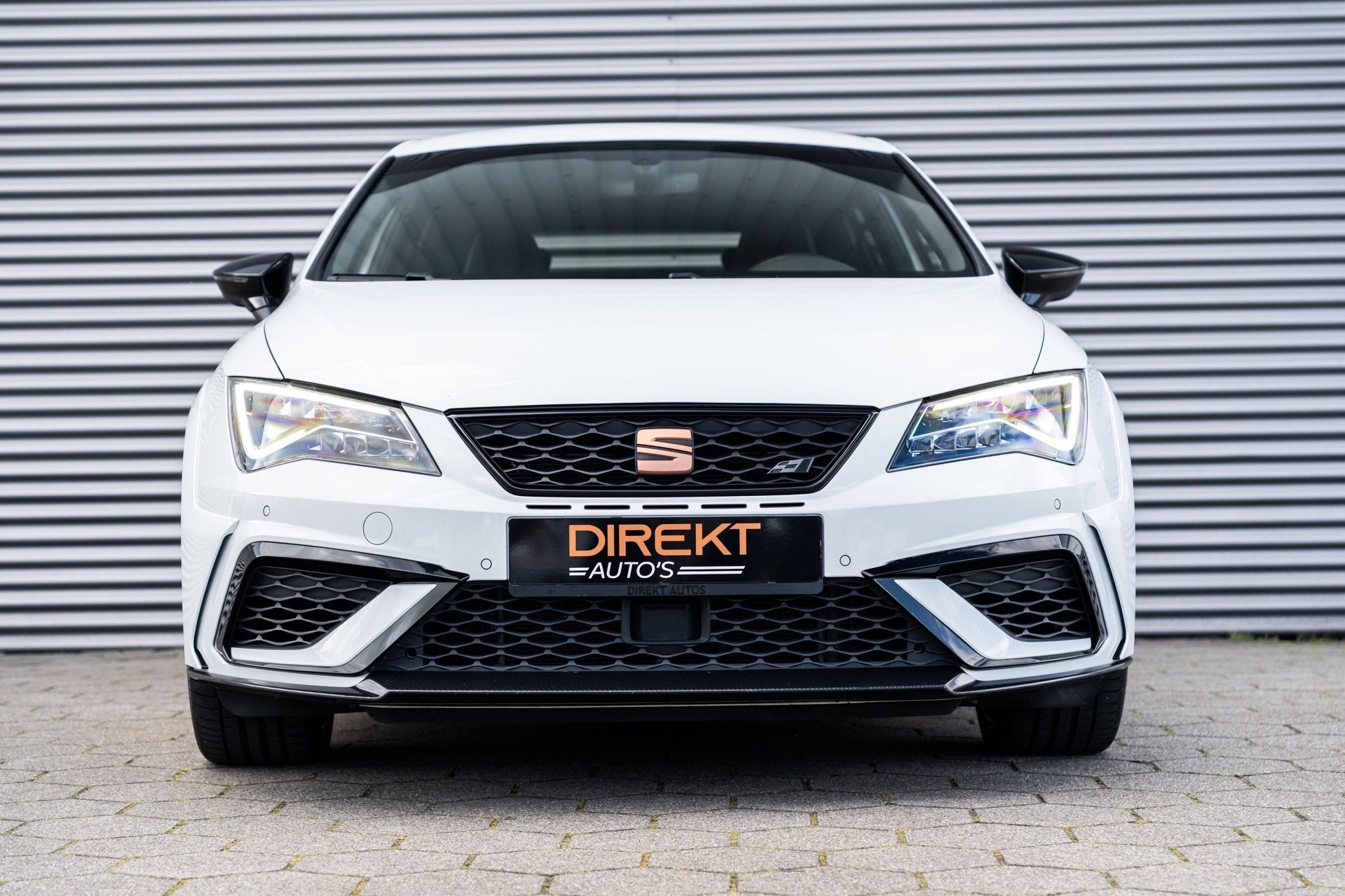 SEAT Leon 2.0 TSI CUPRA VIRTUAL BREMBO SCHAAL CARBON R PACK, Gebruikt, Zwart, 4 cilinders, 1984 cc