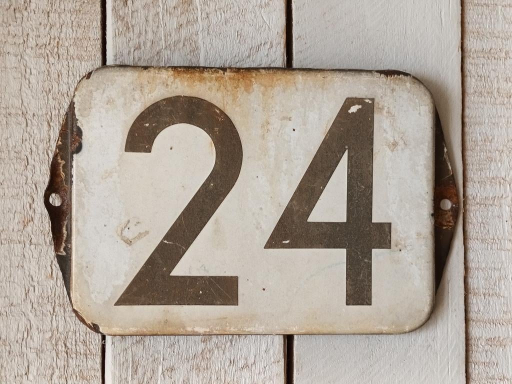 Vintage Emaille Huisnummer 24, Ophalen of Verzenden