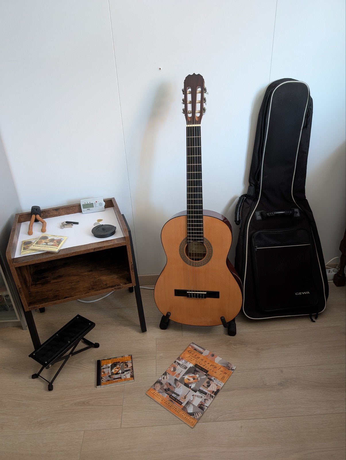 Akoustische gitaar Emanuel Velazquez met veel accessoires, Ophalen, Zo goed als nieuw, Klassieke of Spaanse gitaar, Met koffer