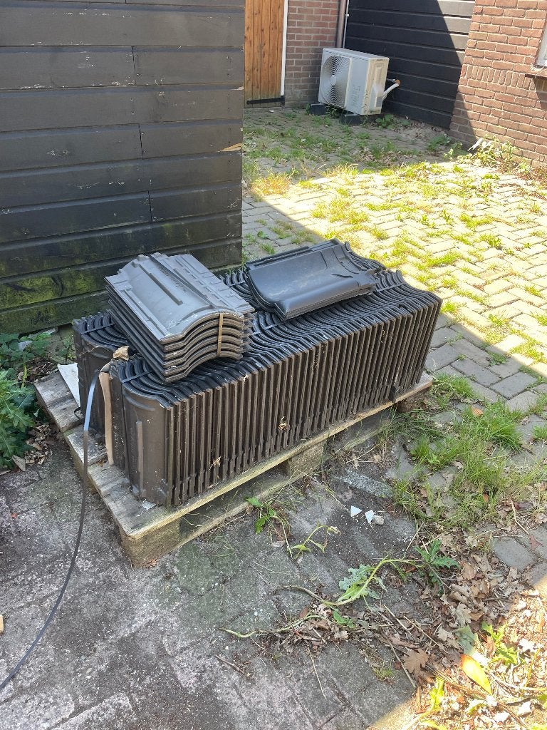 Dakpannen, Doe-het-zelf en Verbouw, Dakpannen en Dakbedekking, Ophalen, Steen of Klei, Zwart, Nieuw