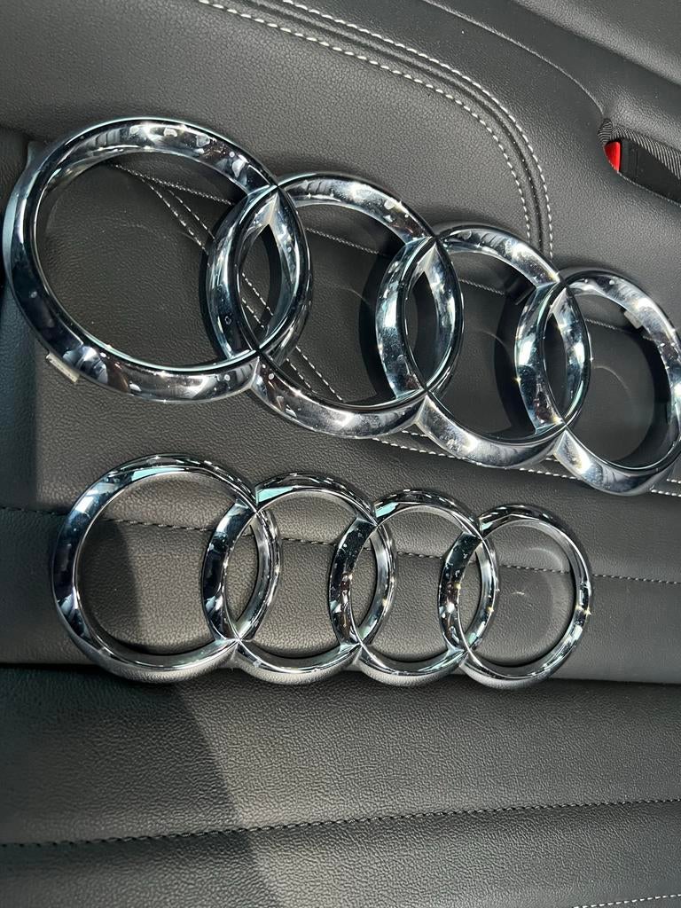 Originele Audi logo emblemen (2 stuks), Ophalen of Verzenden, Zo goed als nieuw