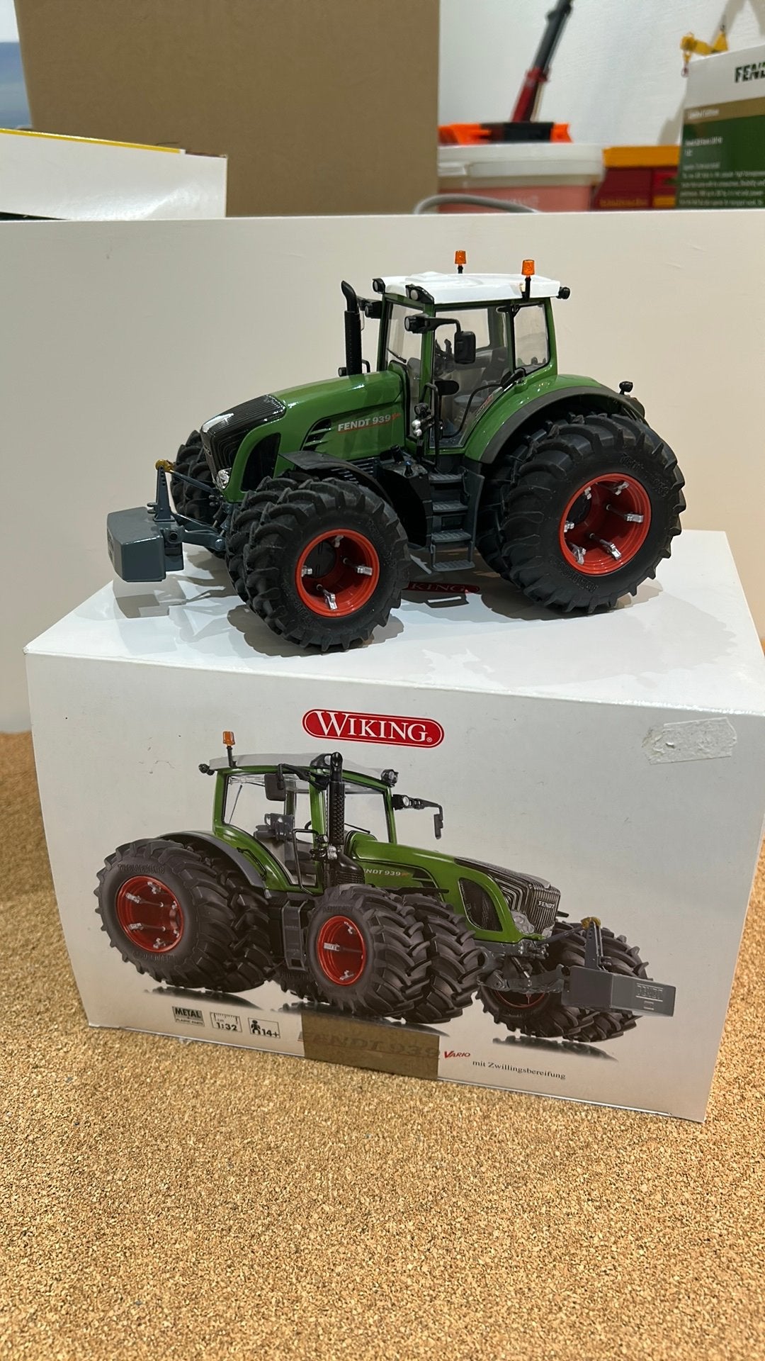 Fendt 939 Wiking 1:32, Ophalen of Verzenden, Zo goed als nieuw, Tractor of Landbouw, Overige merken