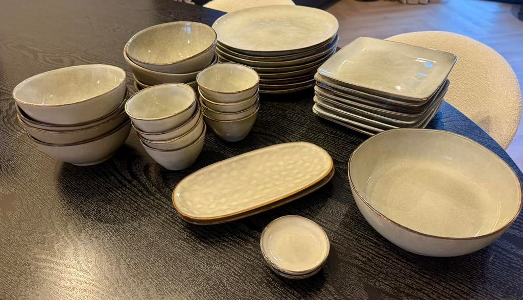 Xenos servies Toscane grijs. Nieuwprijs €288,63, Huis en Inrichting, Keuken | Servies, Ophalen, Aardewerk, Overige stijlen, Bord(en)