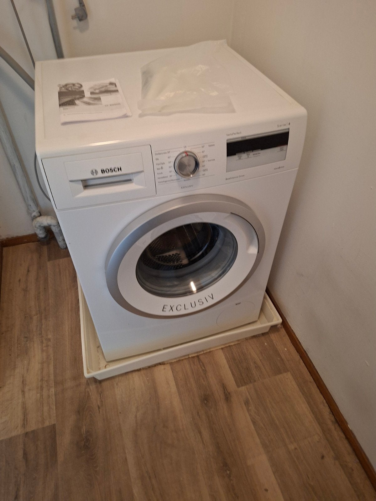Bosch Exclusiv Eco Silence Drive serie 4, 85 tot 90 cm, Bosch, Ophalen, 1200 tot 1600 toeren