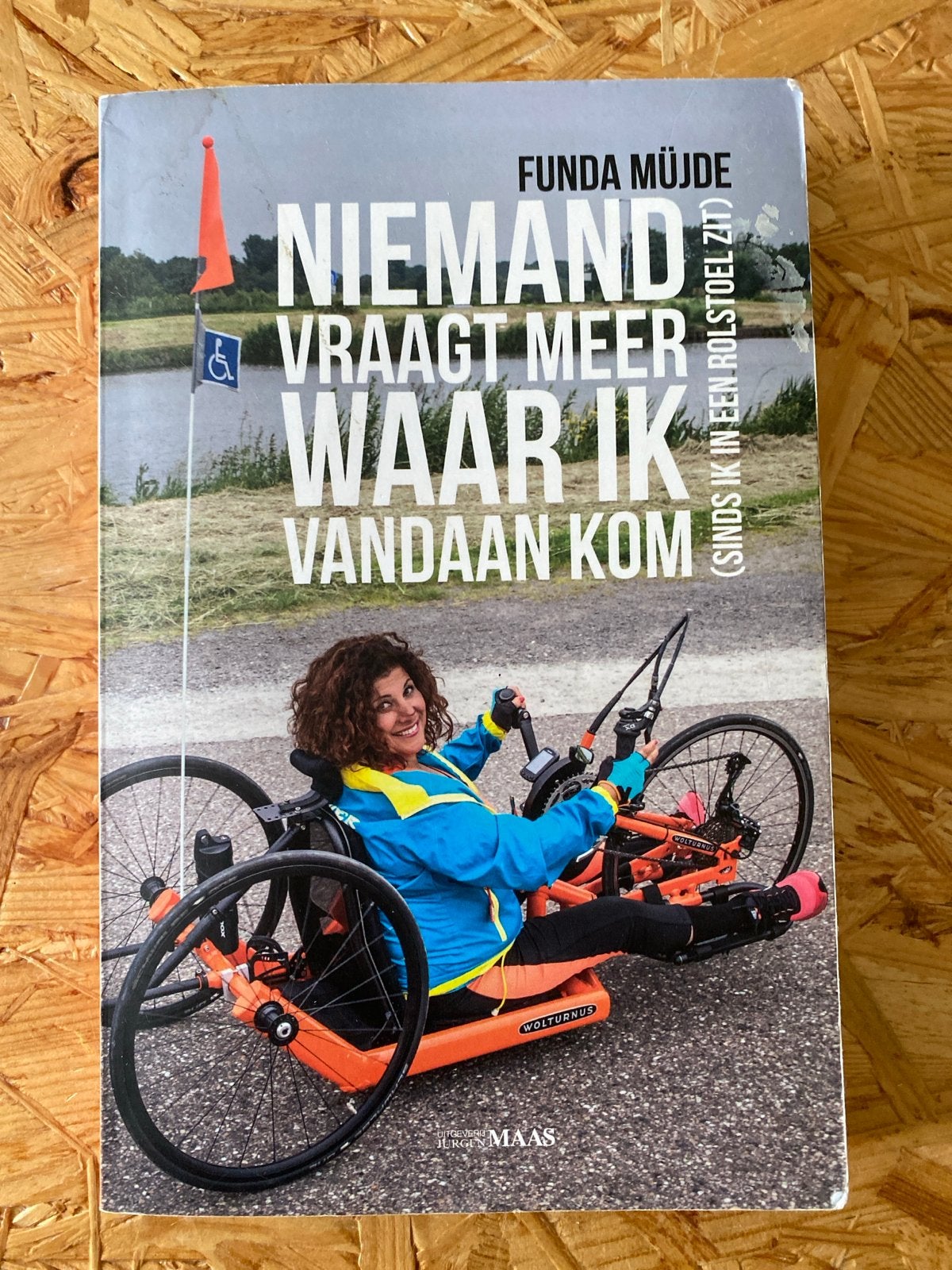Niemand vraagt meer waar ik vandaan kom - Funda Müjde, Ophalen of Verzenden, Zo goed als nieuw, Overige