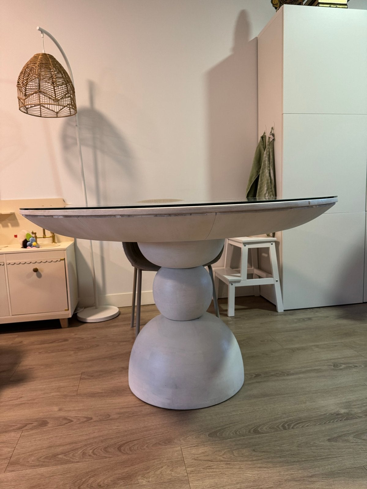 Handgemaakte mangohouten salontafel met gegalvaniseerd glas, Huis en Inrichting, Ophalen, 50 – 75, Rond, Zo goed als nieuw
