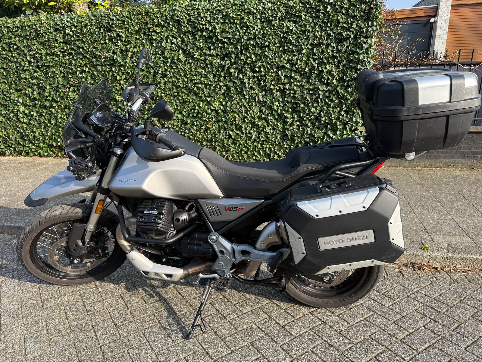 Givi TRK52N Topkoffer Monokey  (met adaper voor MG V85TT), Ophalen of Verzenden, Gebruikt