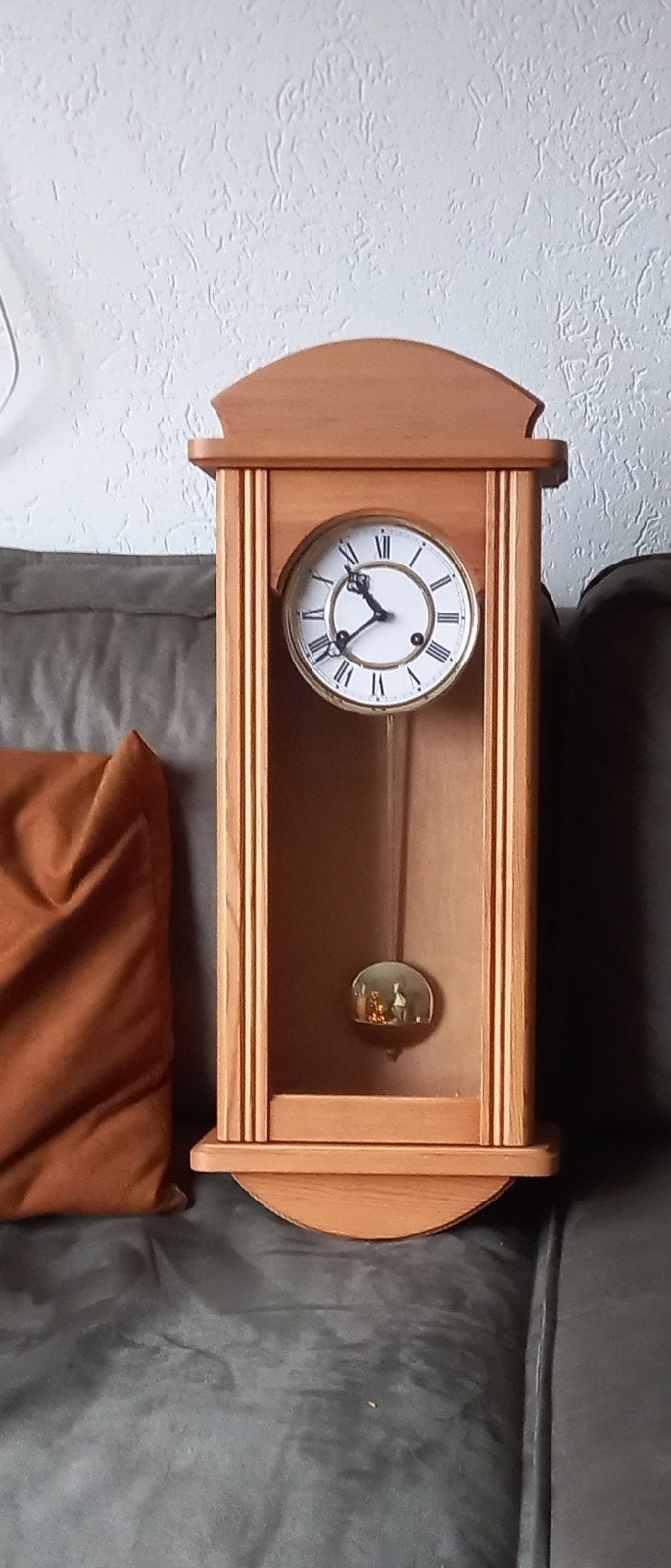 Klassieke houten wandklok met slinger, Antiek en Kunst, Ophalen