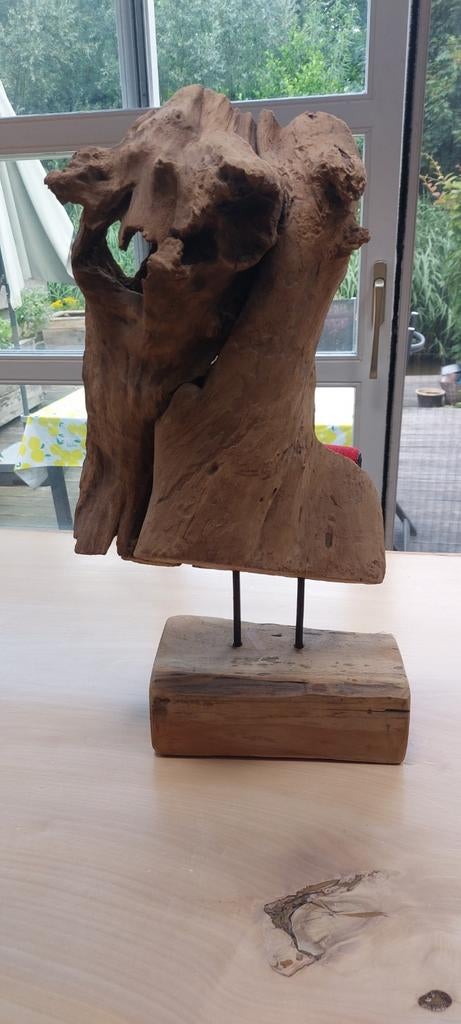 Houten sculptuur op sokkel, Antiek en Kunst, Kunst | Beelden en Houtsnijwerken, Ophalen of Verzenden