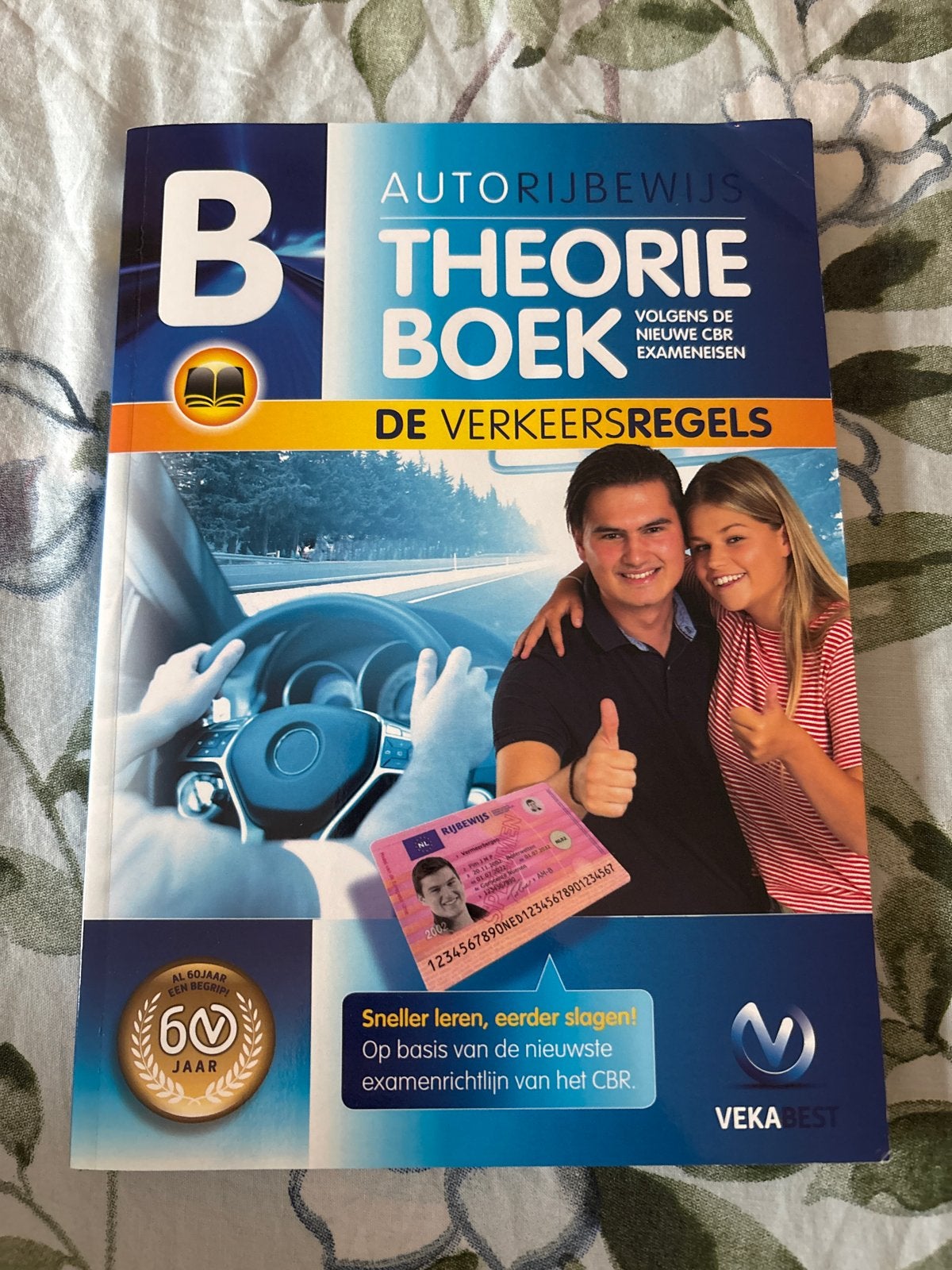 Autorijbewijs Theorieboek B - VekaBest, Boeken, Ophalen of Verzenden, Zo goed als nieuw, Overige niveaus