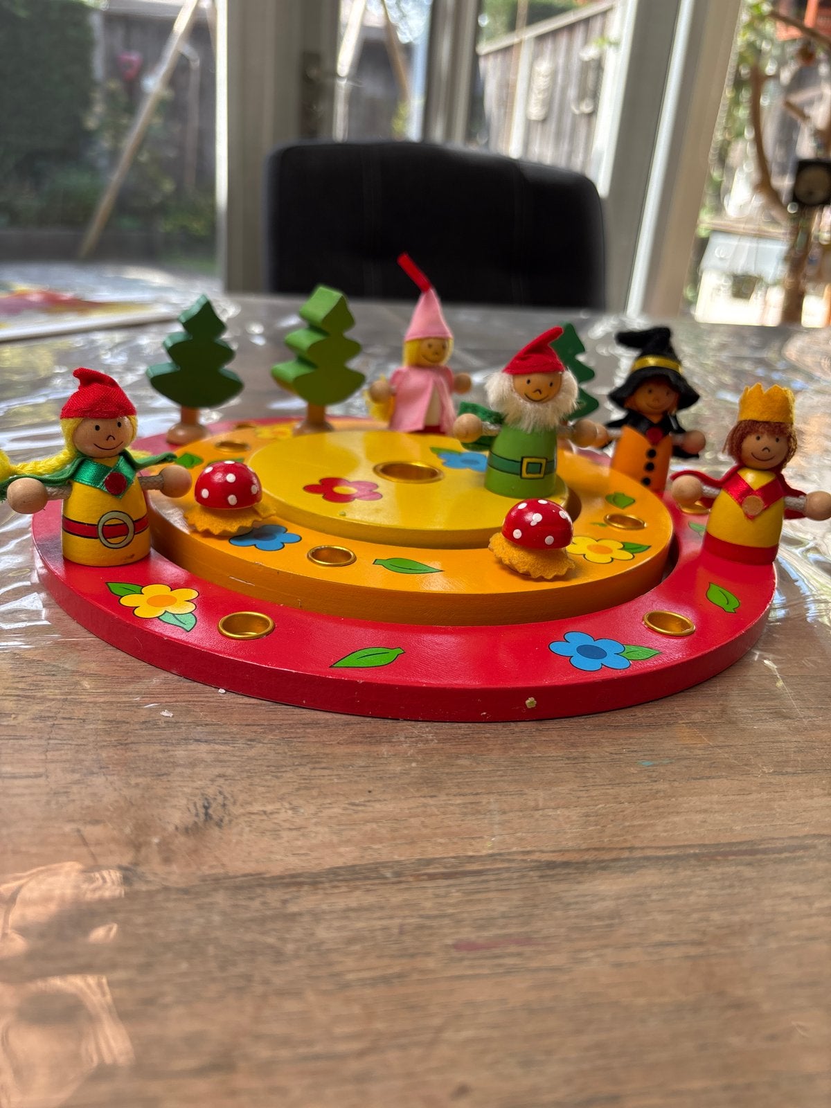 Houten Geboortekrans met 5 Poppetjes, Bomen en Paddenstoelen, Ophalen of Verzenden, Gebruikt, Overige typen