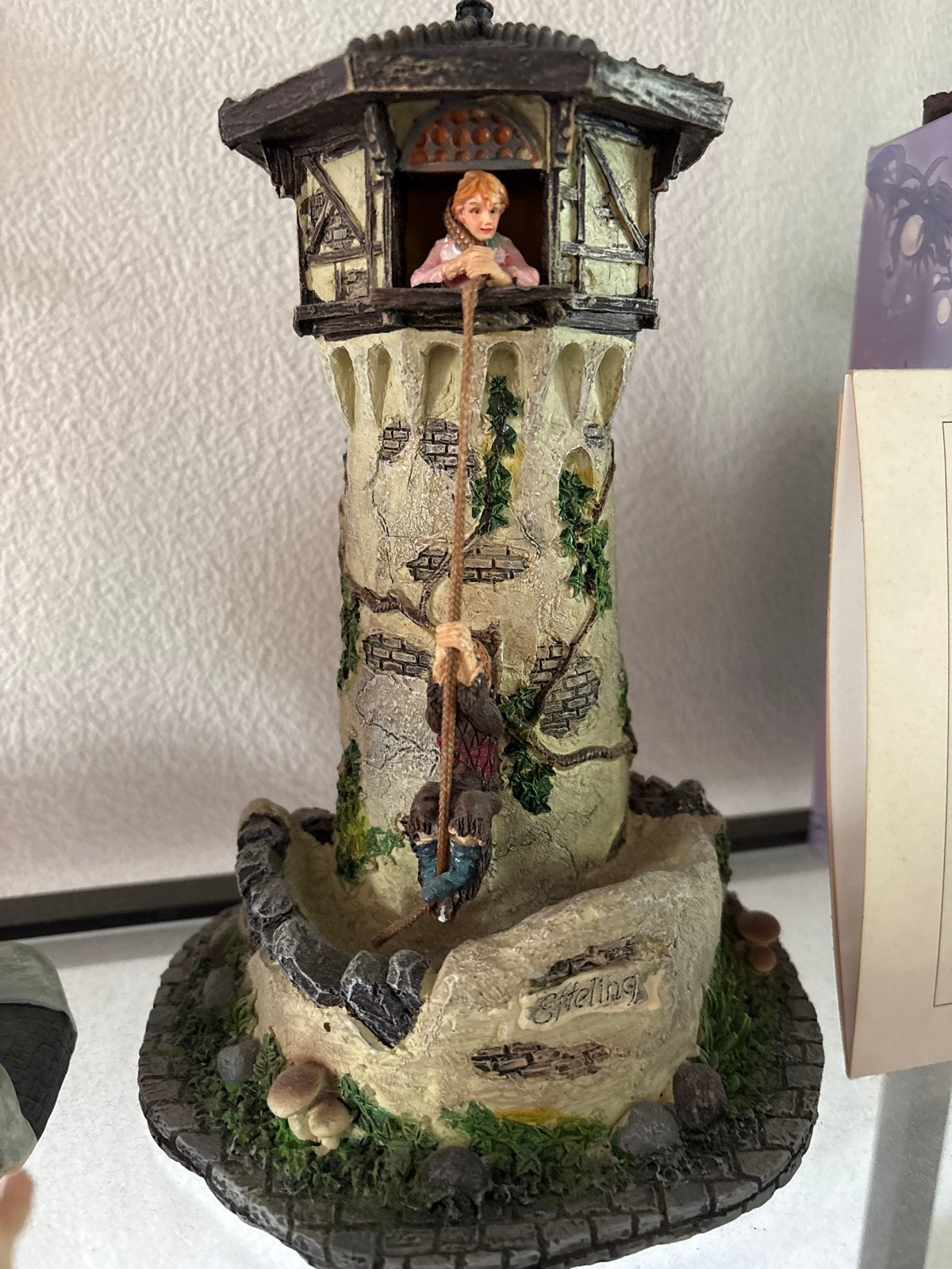 Efteling Rapunzel Toren Beeldje - Sprookjesfiguren, Verzamelen, Efteling, Zo goed als nieuw, Beeldje of Poppetje, Ophalen of Verzenden