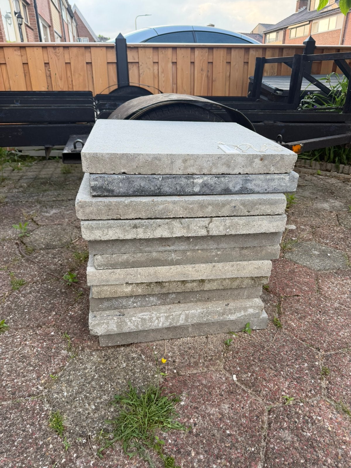 Restpartij 50x50x4 tegels beton, Ophalen, Zo goed als nieuw, Beton, Terrastegels