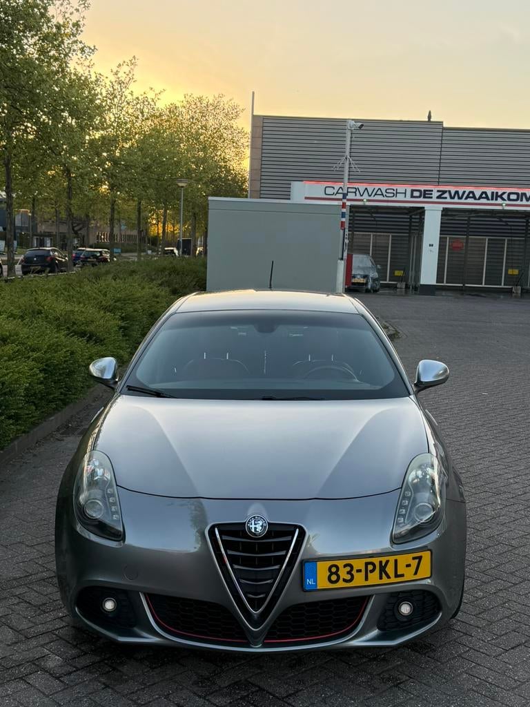 Alfa Romeo Giulietta QV 1.7 TBi – + extra velgen, Auto's, 1295 kg, 4 cilinders, Origineel Nederlands, Handgeschakeld