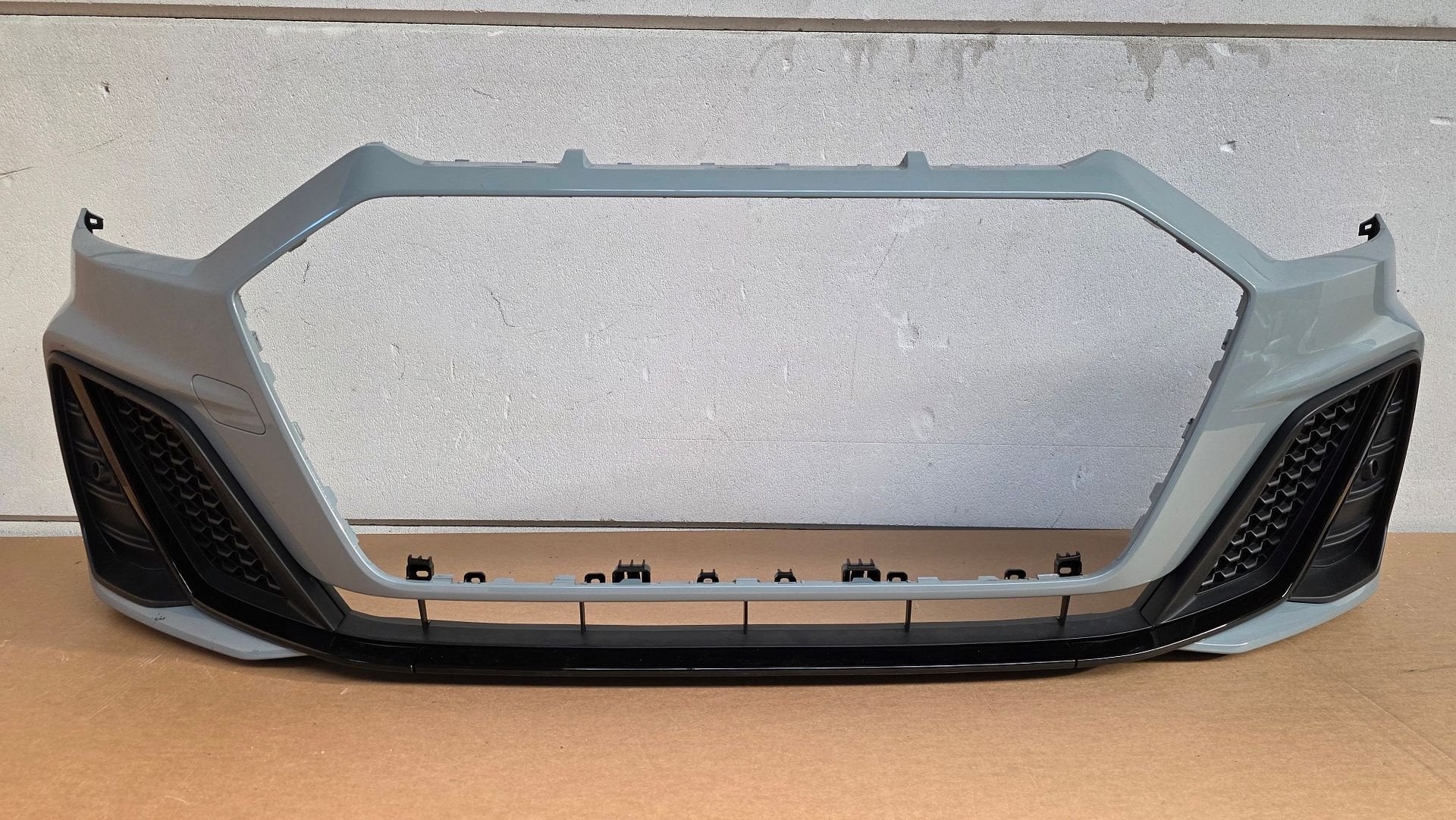 Voorbumper Audi A1 82A S-Line Origineel SLINE BUMPER PDC, Gebruikt, -, Voor, Bumper