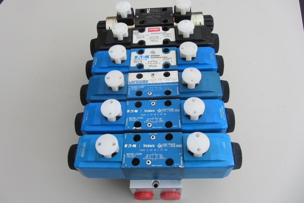 ventIielen blok 6 voudig Hydrauliek 24 Vdc  320bar, Doe-het-zelf en Verbouw, Ophalen of Verzenden, Gebruikt