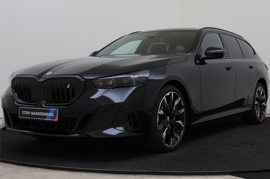 BMW i5 Touring eDrive40 M Sport / Panoramadak / Trekhaak / C, Auto's, BMW, Bedrijf, Te koop, i5, Adaptive Cruise Control, Airconditioning