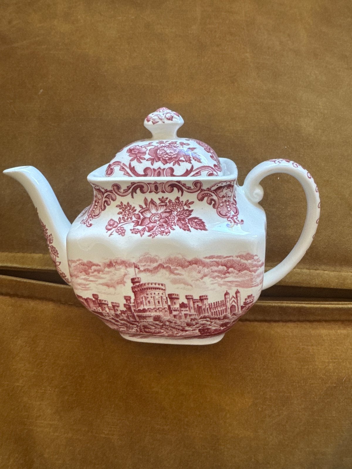 Wedgwood Royal Homes of Britain Windsor Castle Theepot, Ophalen