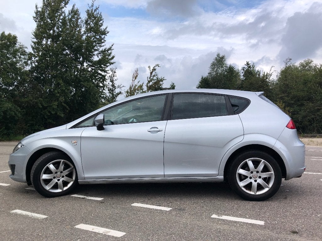Seat Leon 1.2 TSI 77KW 2011 Grijs, Auto's, Voorwielaandrijving, Zwart, 4 cilinders, Leon