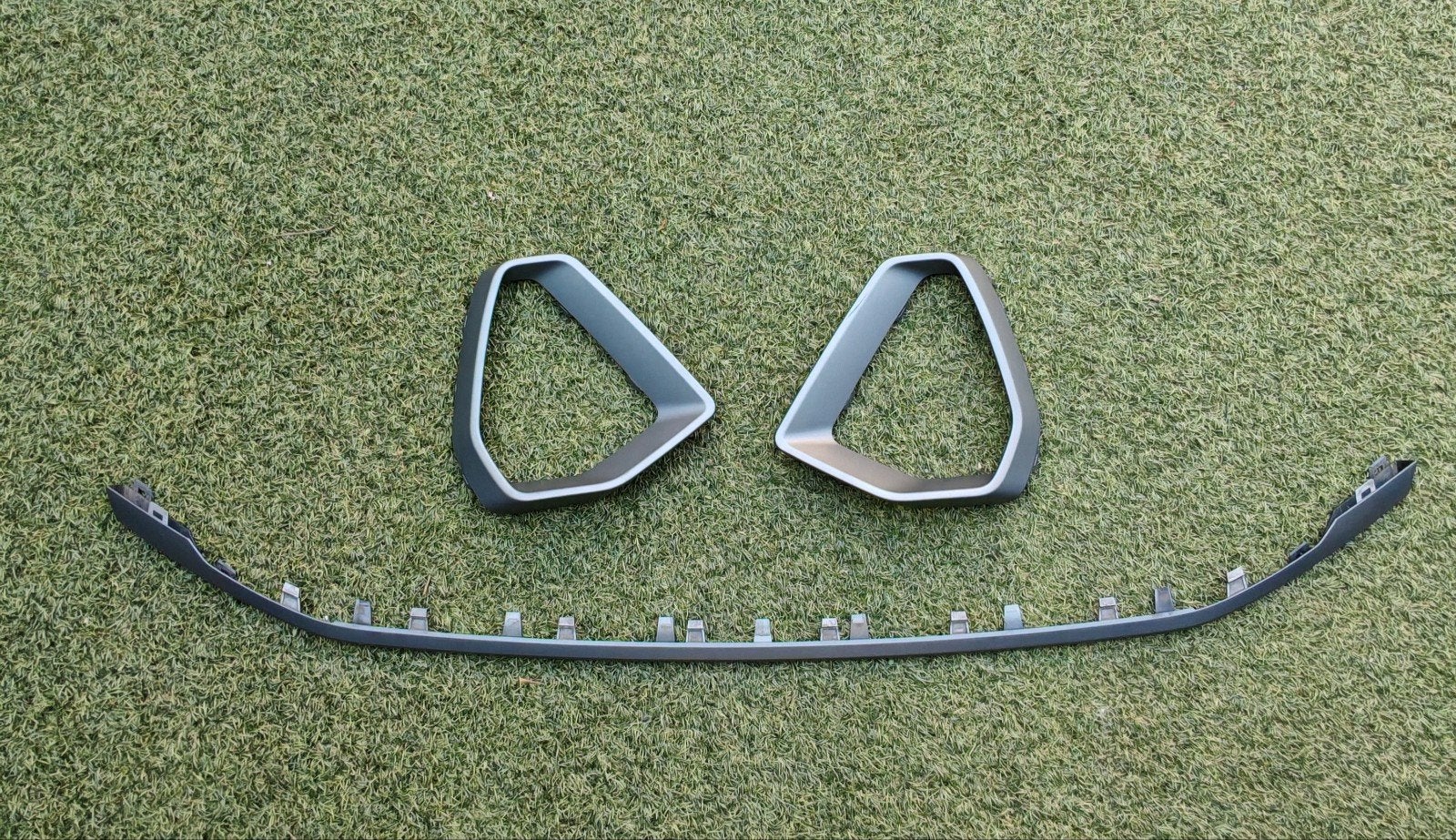 Sierlijst Audi Q3 3F Bumper Grille 83A853053A, Gebruikt, Voor, Bumper, Audi