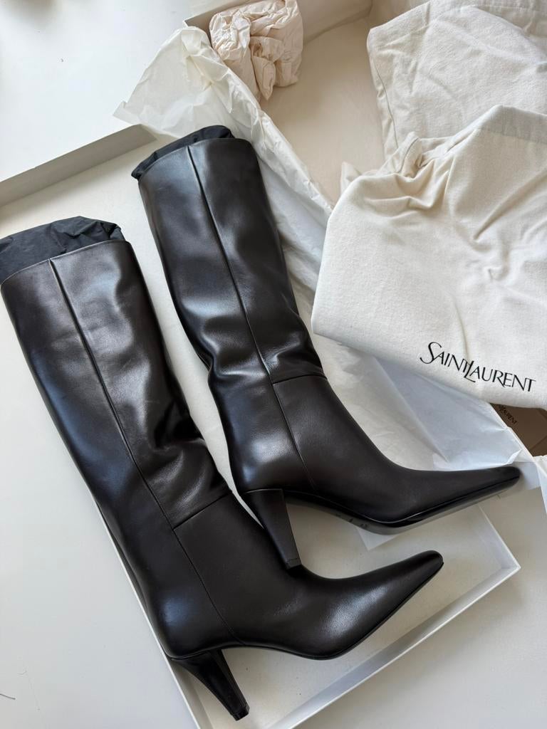 Saint Laurent laarzen jill 75 boot donkerbruin, Kleding | Dames, Schoenen, Hoge laarzen, Bruin, Nieuw, Ophalen of Verzenden