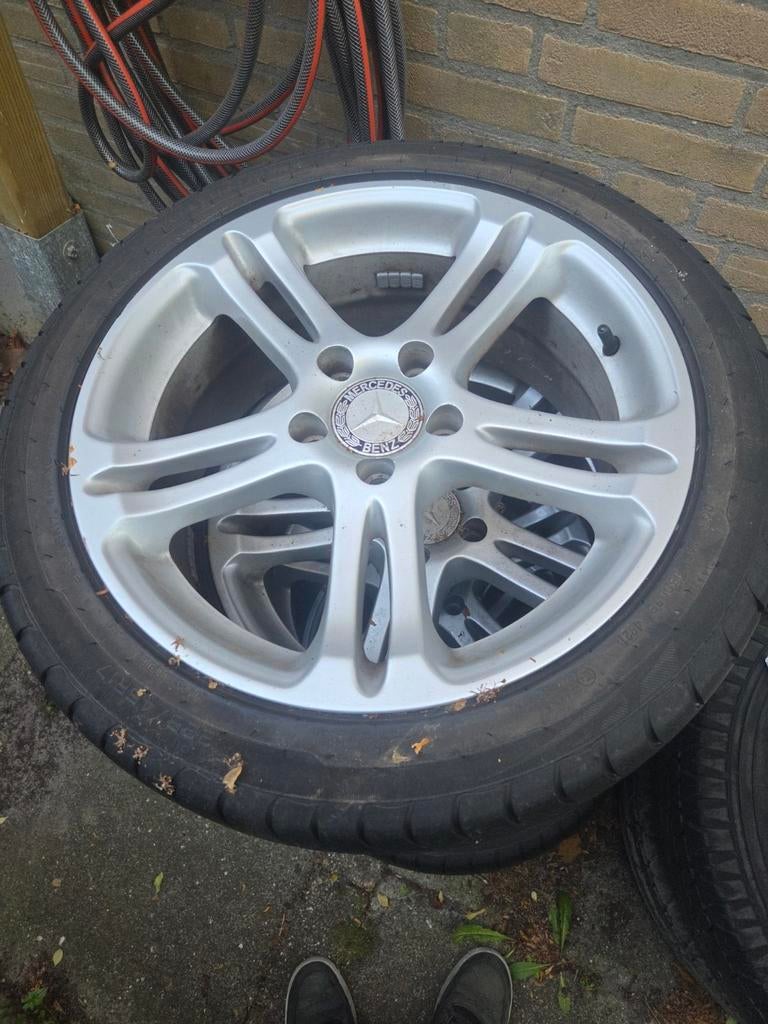 Nette Mercedes velgen 112x5 met goede banden, Auto-onderdelen, Banden en Velgen, Ophalen, Gebruikt, Banden en Velgen, 17 inch