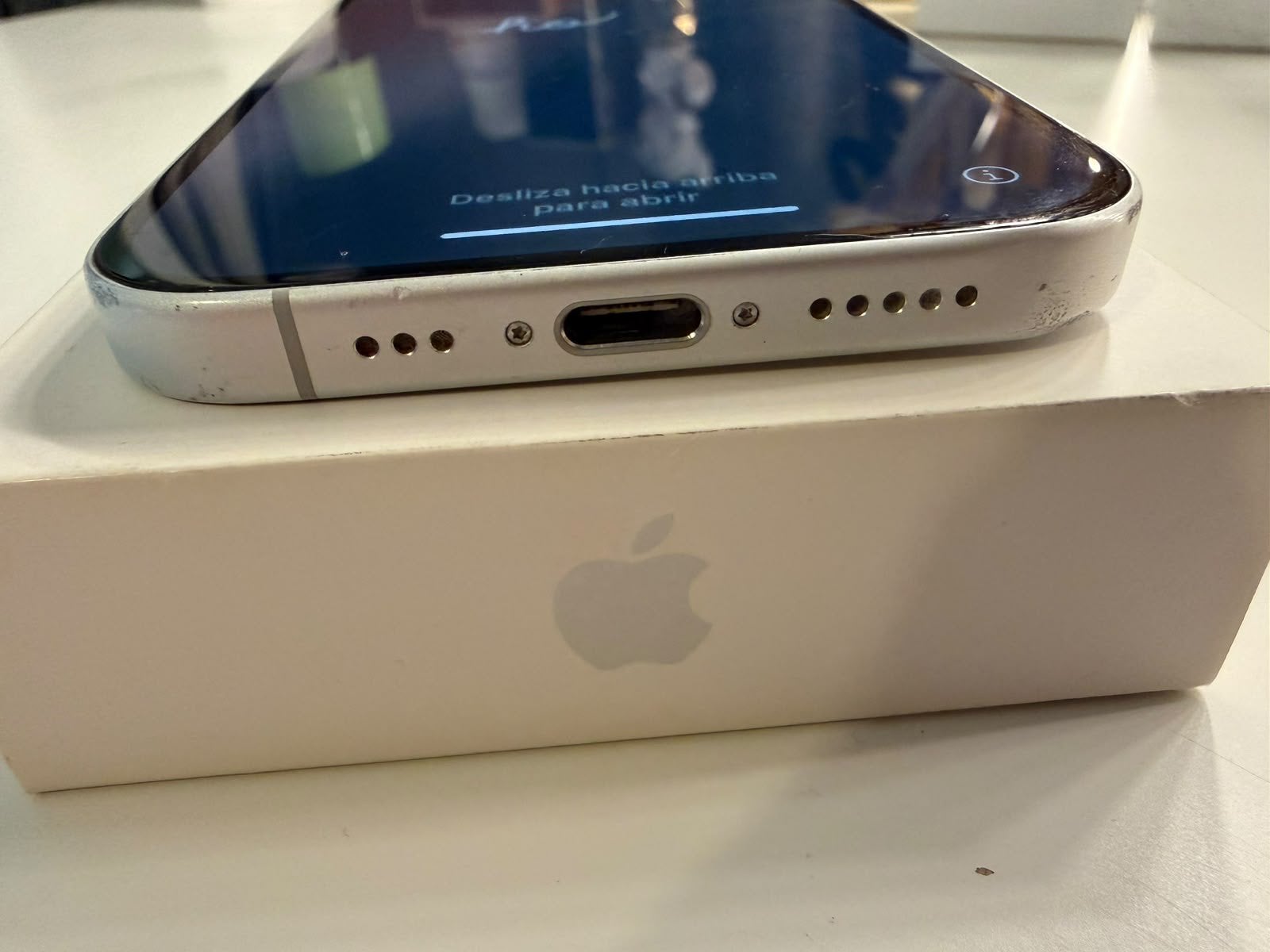 Foto 4 van Iphone 16 white 128GB