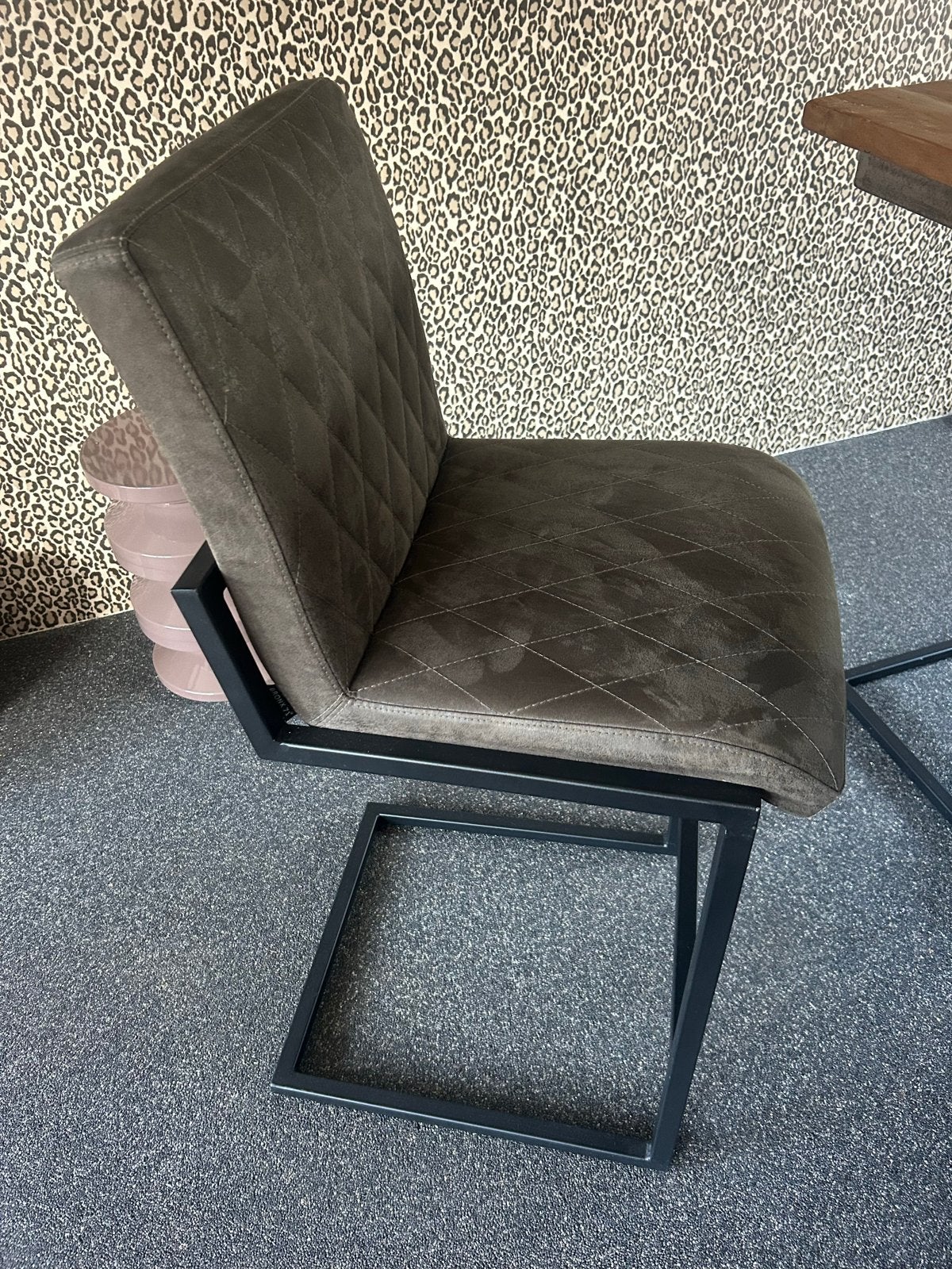 Set van 3 moderne barkrukken met metalen frame, Gebruikt, Met voetsteun, Ophalen of Verzenden, 90 cm of meer