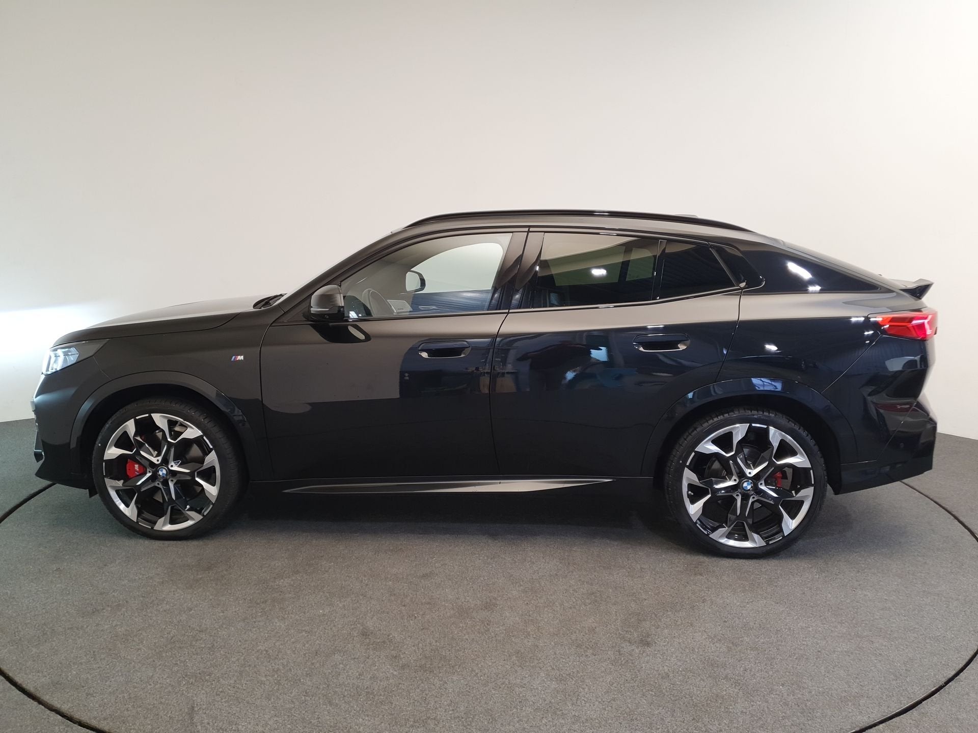 BMW X2 sDrive20i M-Sport Pro Harman Kardon, Panorama dak, Tr, Auto's, BMW, 12 maanden, X2, Gebruikt, Zwart