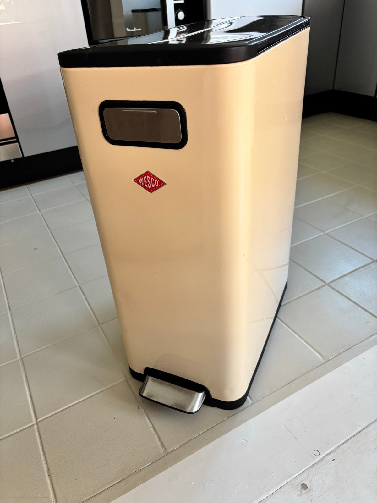 Wesco Pedaalemmer 2 Compartimenten - Amandelkleur, 50 – 75, Gebruikt, Met pedaal, 40 liter of meer