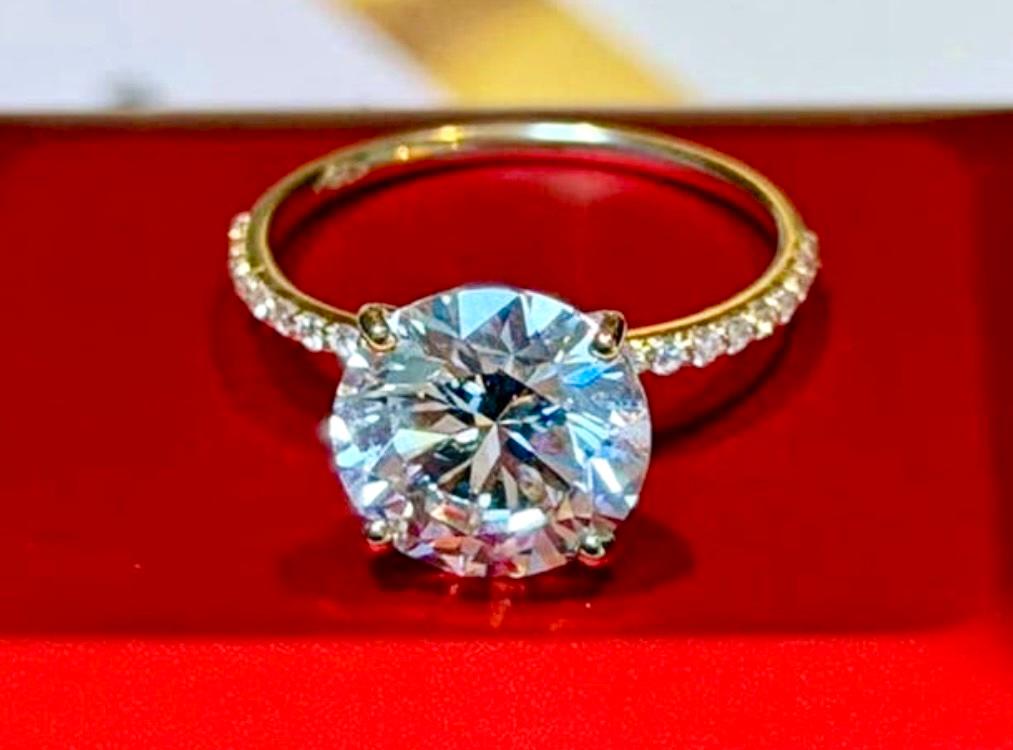 Gouden (trouw) ring met VS1 diamant van maar liefst 4.18ct!, Nieuw, Ophalen of Verzenden, 17 tot 18, Met edelsteen