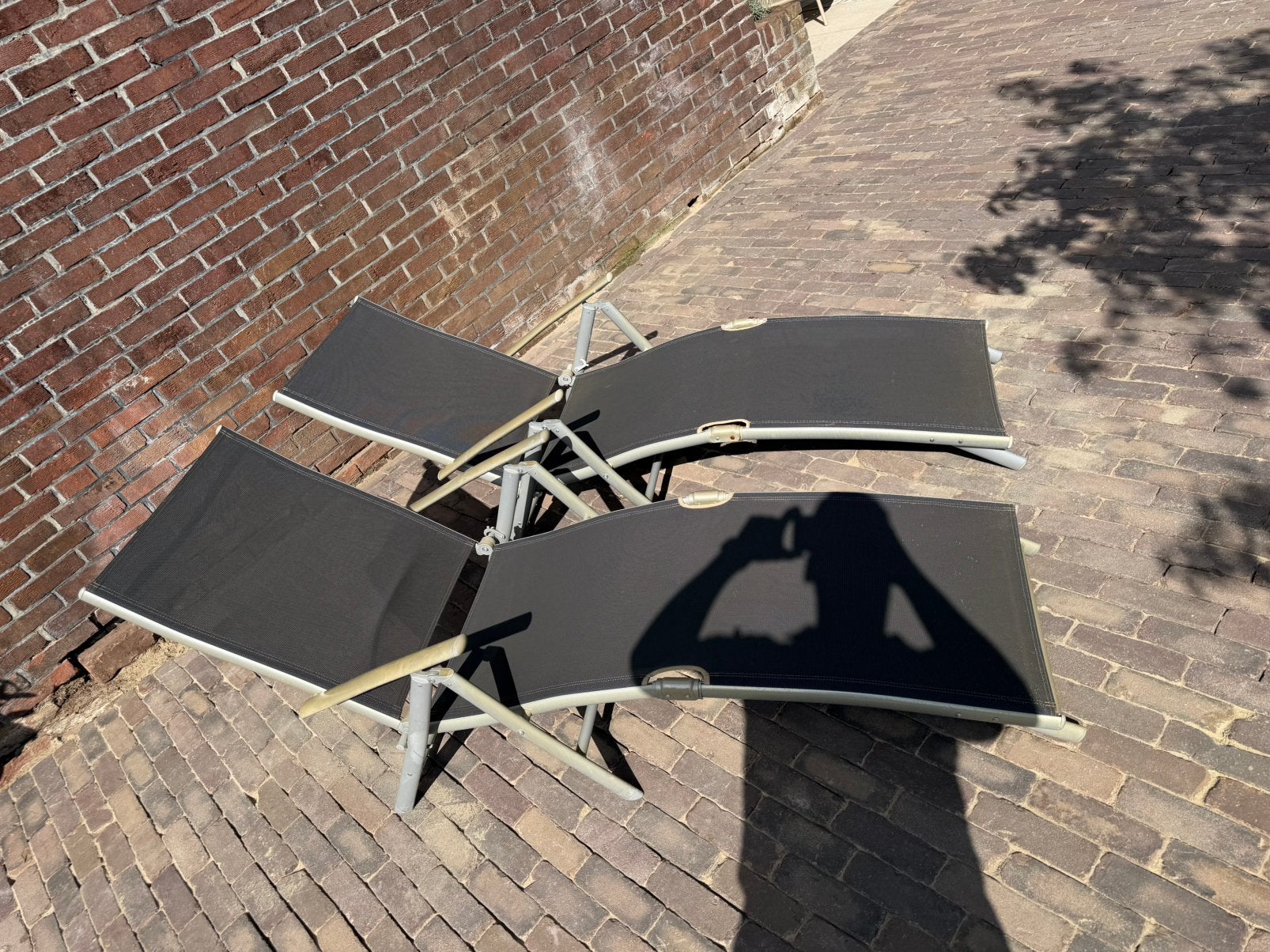 2 gratis lounge zonne stoelen aluminium ligbedden, Ophalen, Zo goed als nieuw, Aluminium