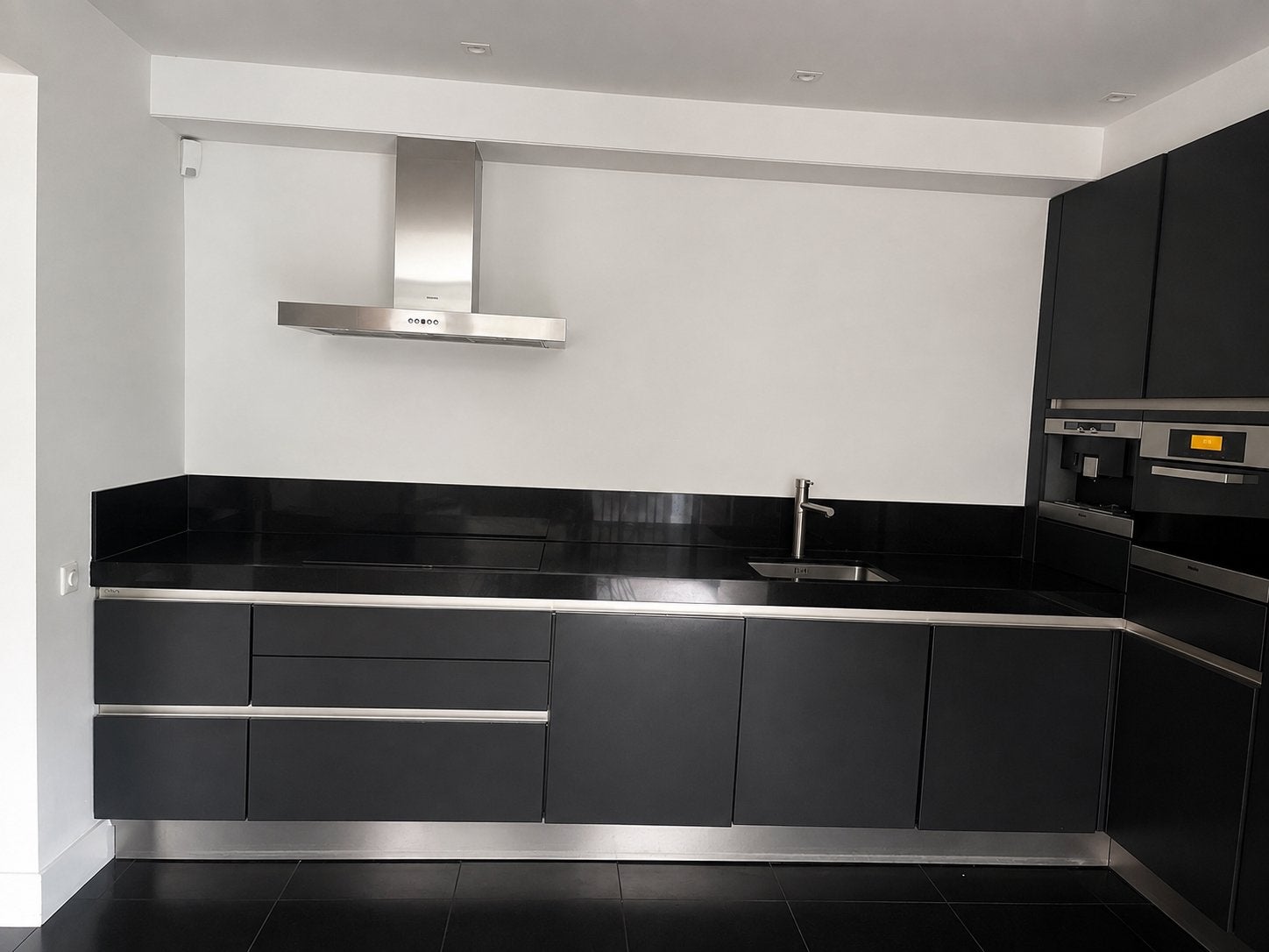 Siematic Keuken uit 2007 met Miele Oven en Granieten Blad, Ophalen, Gebruikt, Zwart, Hoekkeuken
