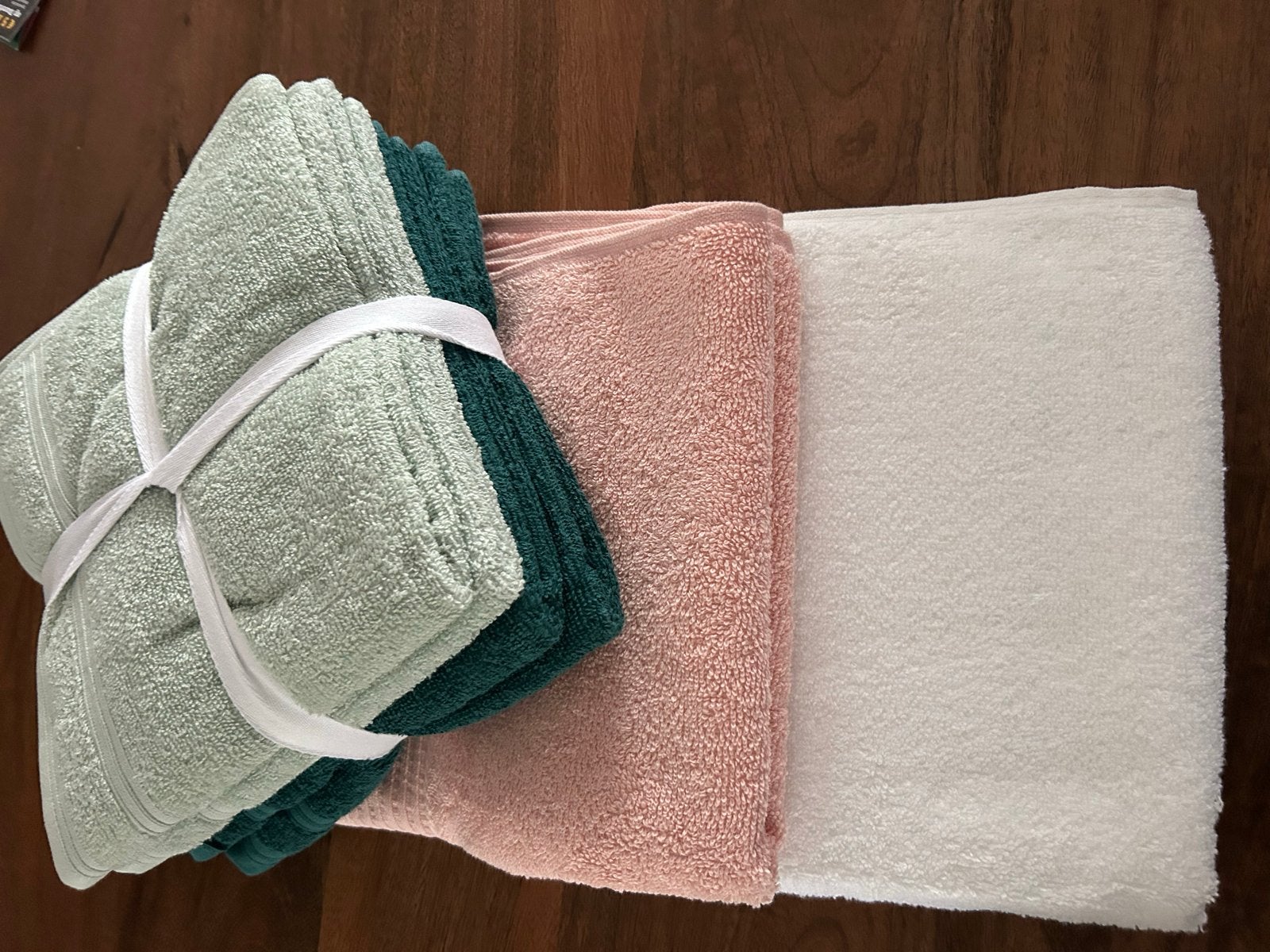 6x Nieuwe Handdoeken Hema & The One 100X50, Ophalen of Verzenden, Nieuw, Overige kleuren, Handdoek