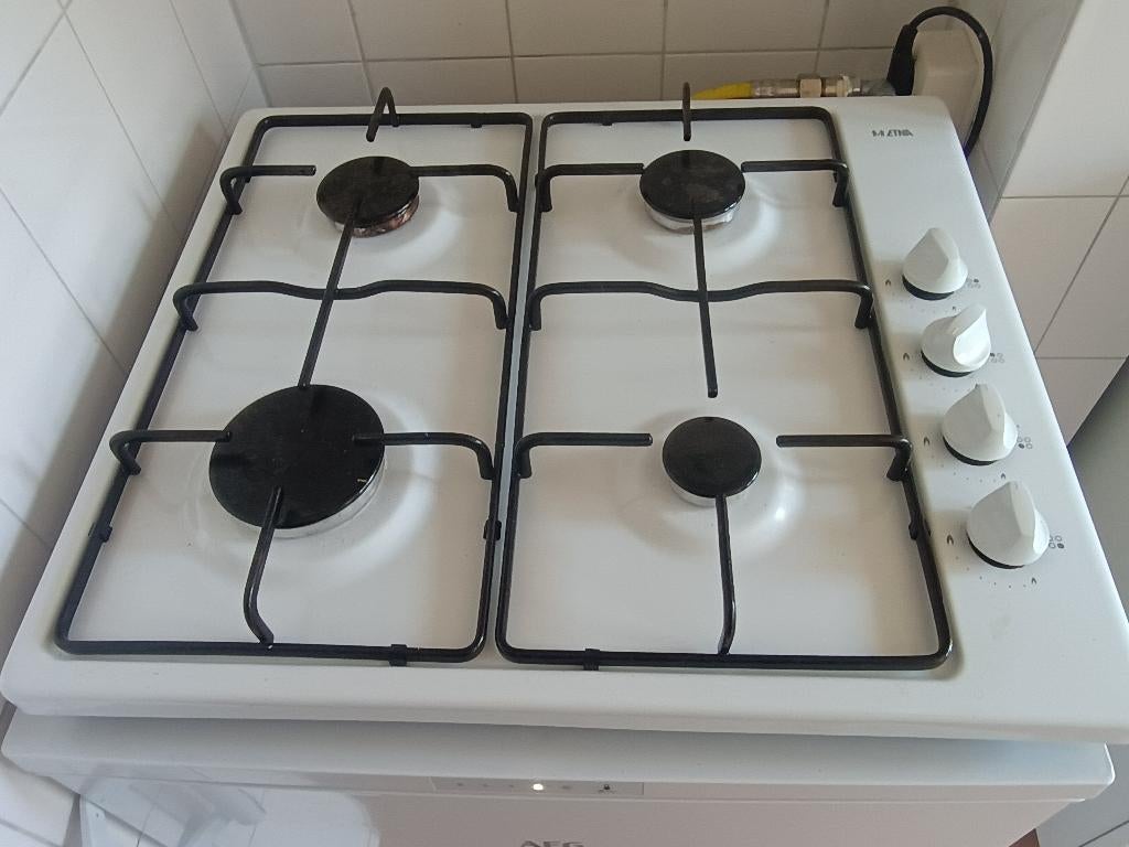 gasfornuis 4 pits, Witgoed en Apparatuur, Fornuizen, Ophalen, Minder dan 85 cm, 4 kookzones, Zo goed als nieuw
