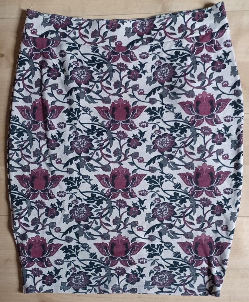 Amisu - Kokerrok met bloemenprint, Meerkleurig, Maat 42/44 (L), Ophalen of Verzenden, Zo goed als nieuw