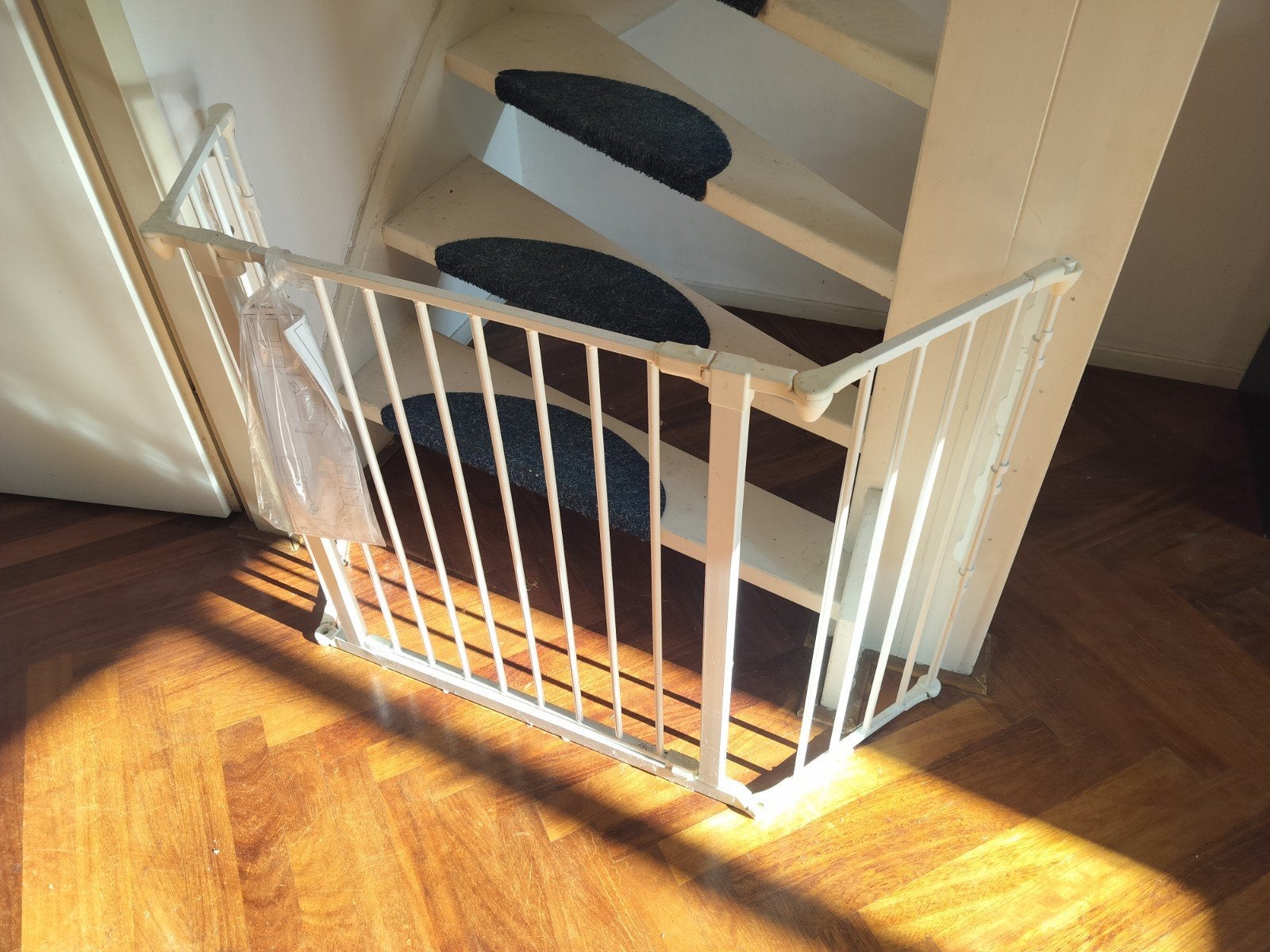 Babydan traphekje ideaal voor open trap, Kinderen en Baby's, Traphekjes, Gebruikt, Ophalen of Verzenden, Metaal of IJzer, Schroefhekje