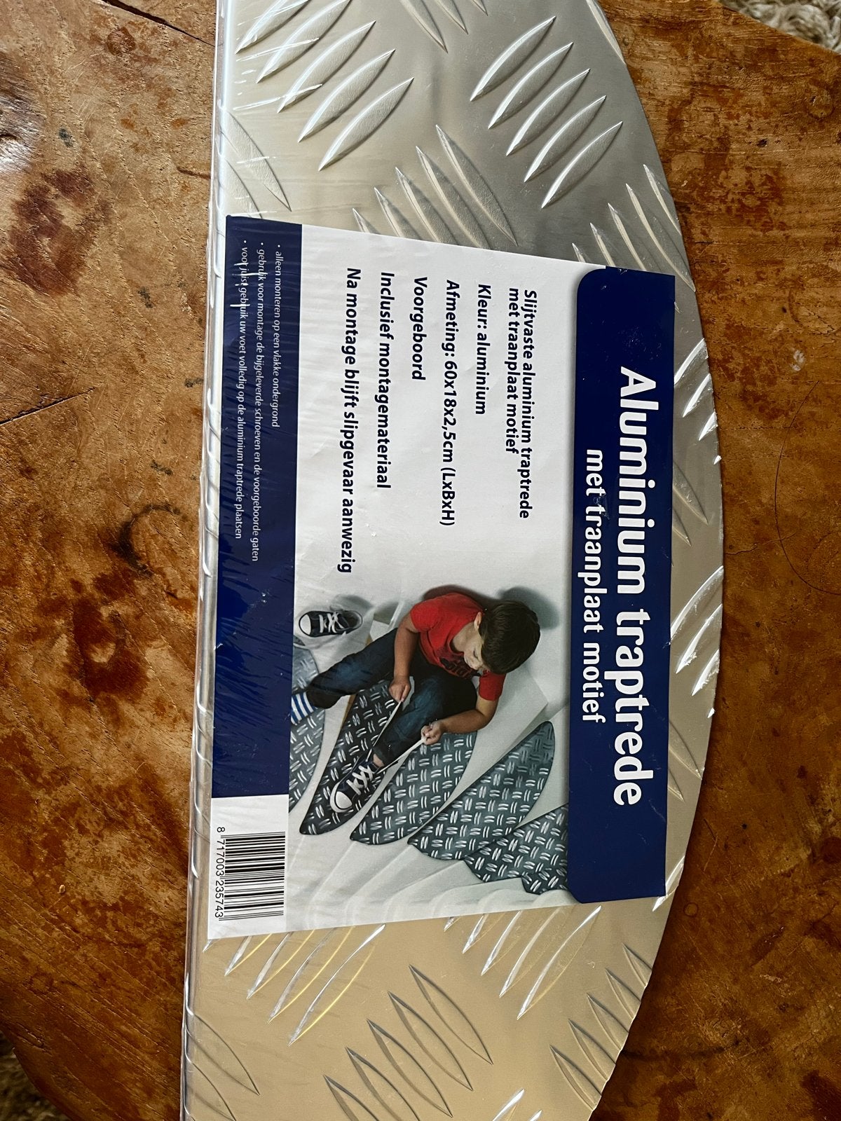 Aluminium traptrede met traanplaat motief, Ophalen of Verzenden, Nieuw, Trap, Minder dan 2 meter