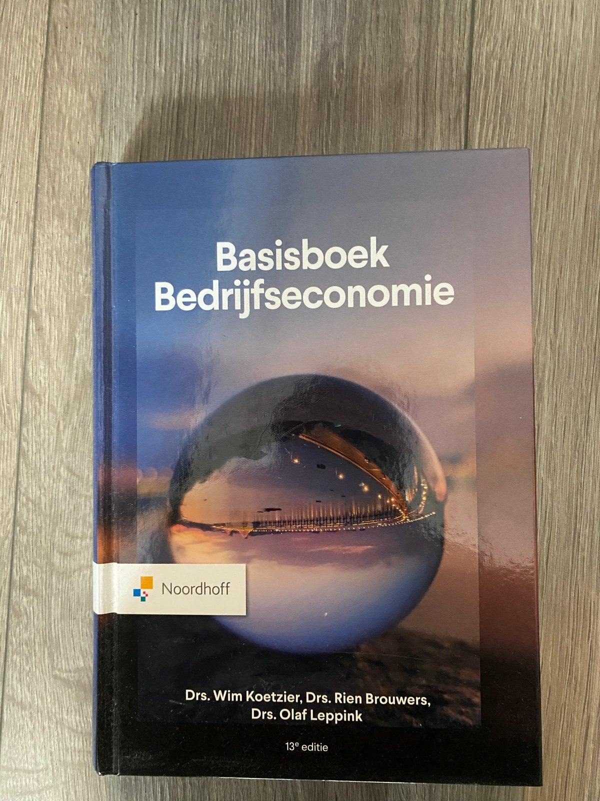 Basisboek Bedrijfseconomie (theorie, opgaven, uitwerkingen), Ophalen of Verzenden, Zo goed als nieuw, Economie en Marketing