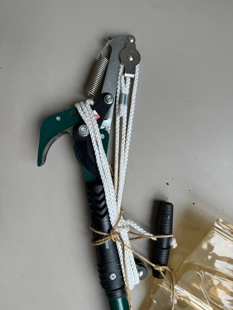 Takkenschaar op steel met zaagblad, Tuin en Terras, Ophalen, Gebruikt, 30 t/m 39 mm