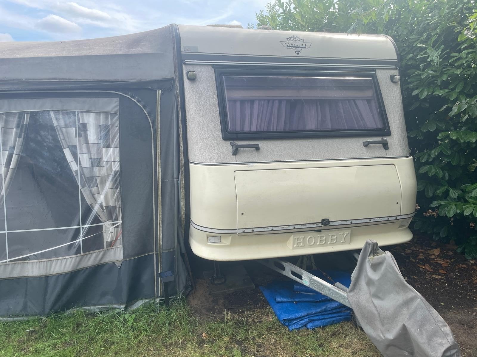 Hobby Classic 440 uit 1992 met complete voortentuitrusting, Caravans en Kamperen, Particulier