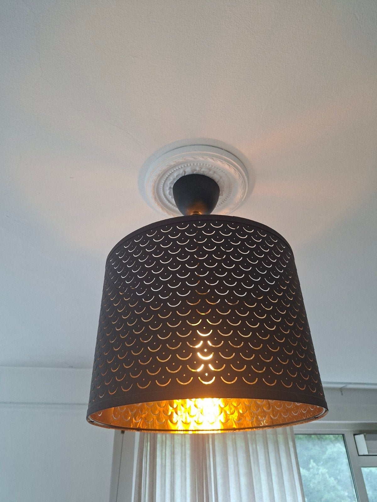 Ikea NYMÖ lampenkap zwart/messing, Ophalen, Gebruikt, 44 cm, Rond