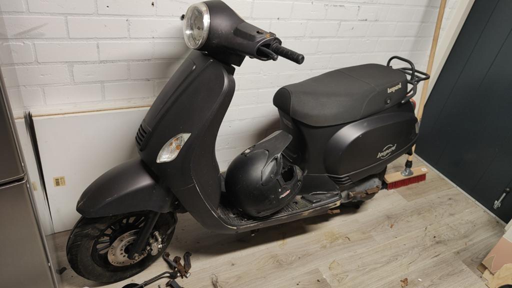 Leopard Scooter Mat Zwart, Ophalen, Gebruikt, Benzine, Overige merken