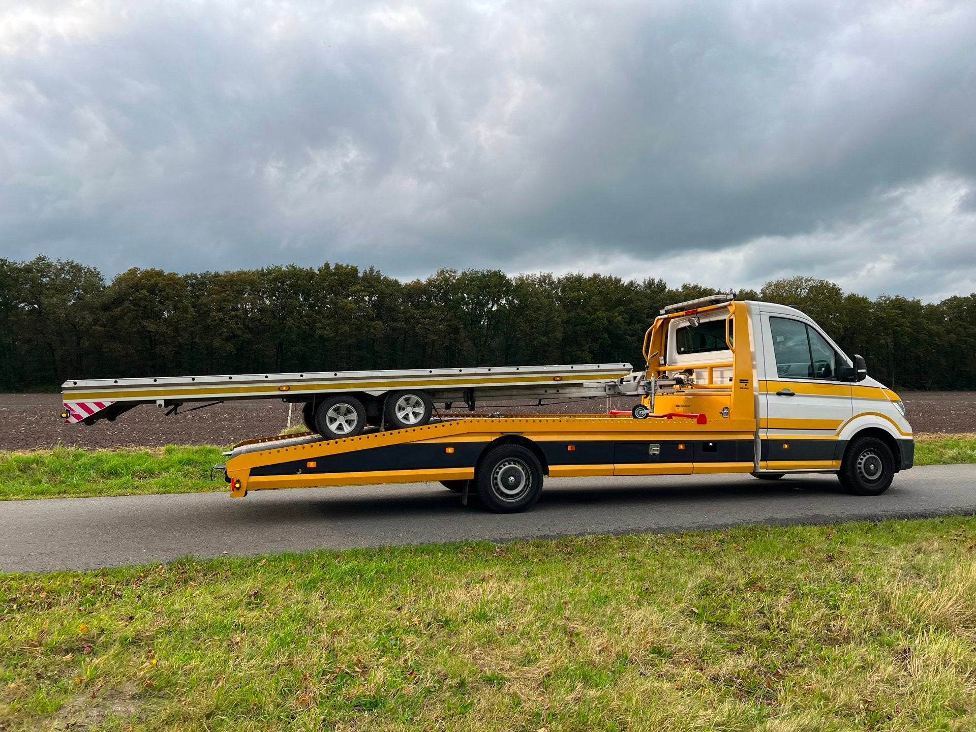Volkswagen CRAFTER 35 2.0 TDI L4 EL Highline autotransporter, Auto's, Bestelauto's, Bluetooth, Stof, Gebruikt, Euro 6
